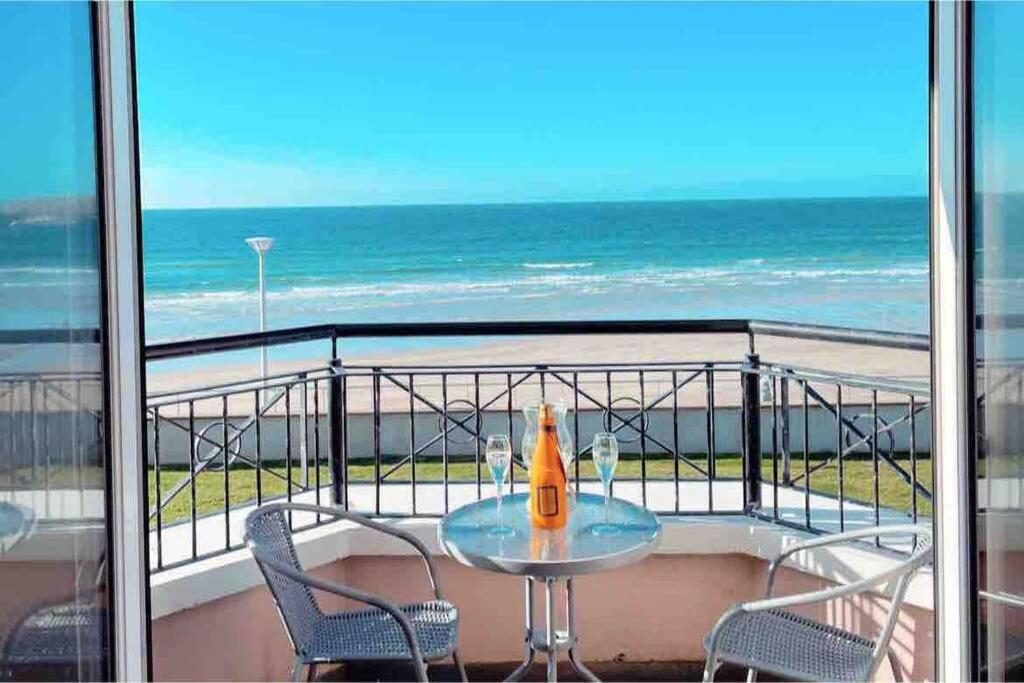 Luxurious Beach Front Apartment In Портръш Екстериор снимка