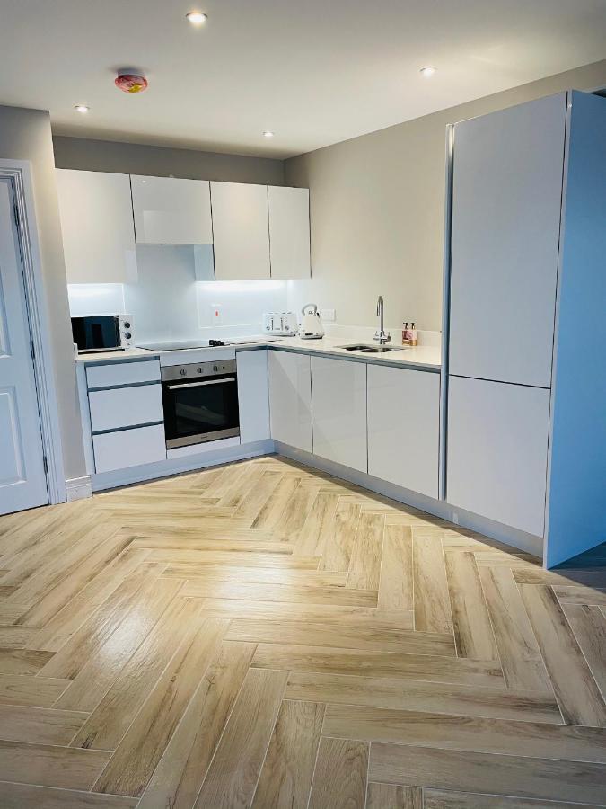 Luxurious Beach Front Apartment In Портръш Екстериор снимка